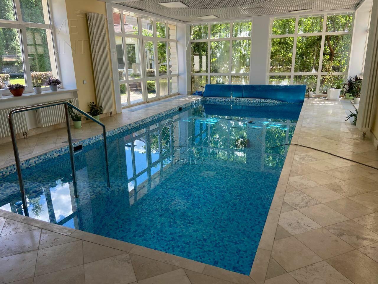 2-этажный коттедж 1 087 м² с отделкой