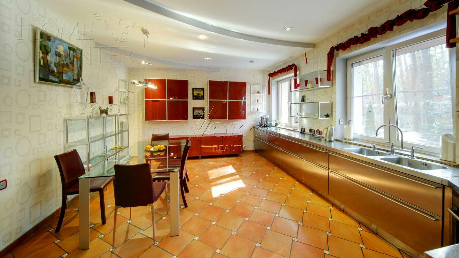 2-этажный коттедж 1 400 м² с отделкой