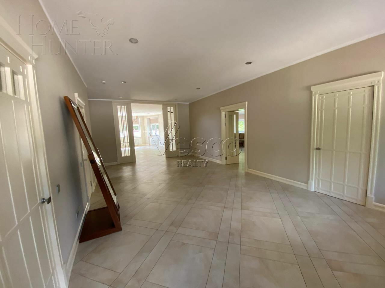 2-этажный коттедж 1 087 м² с отделкой