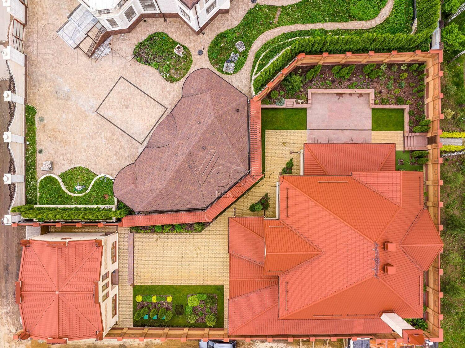 2-этажный коттедж 740 м² с отделкой