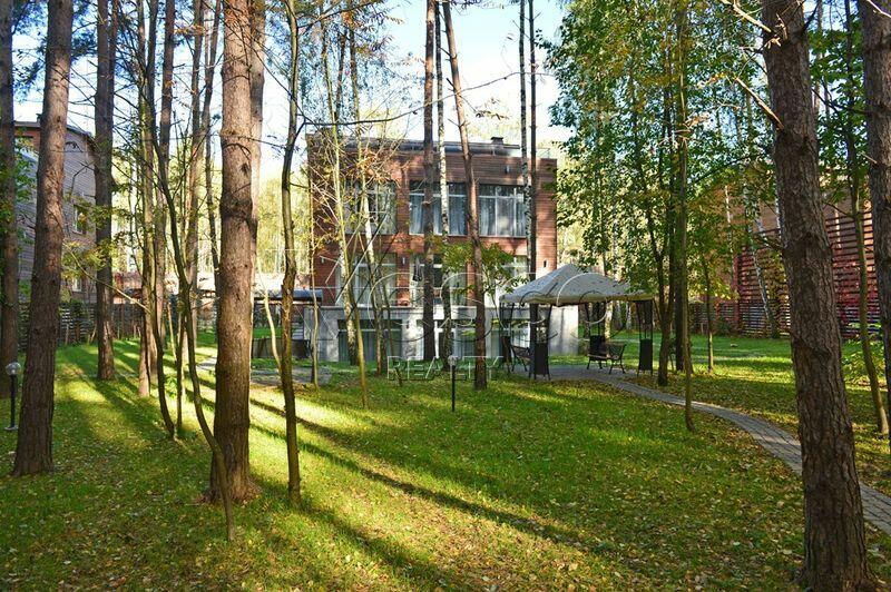 2-этажный коттедж 640 м² с отделкой