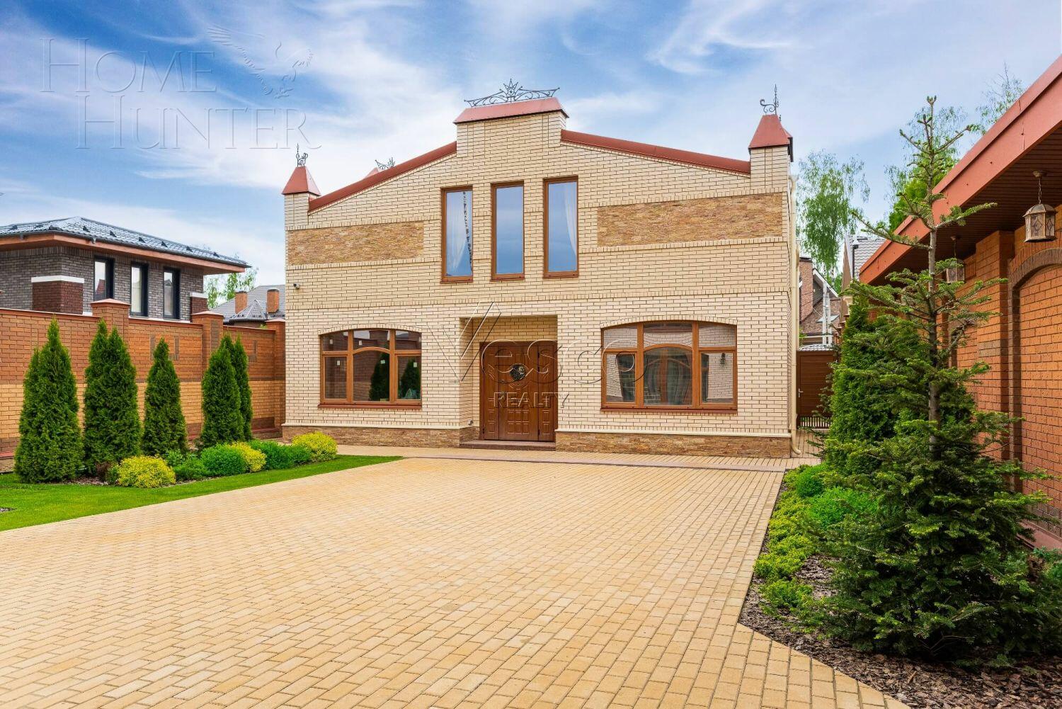 2-этажный коттедж 740 м² с отделкой