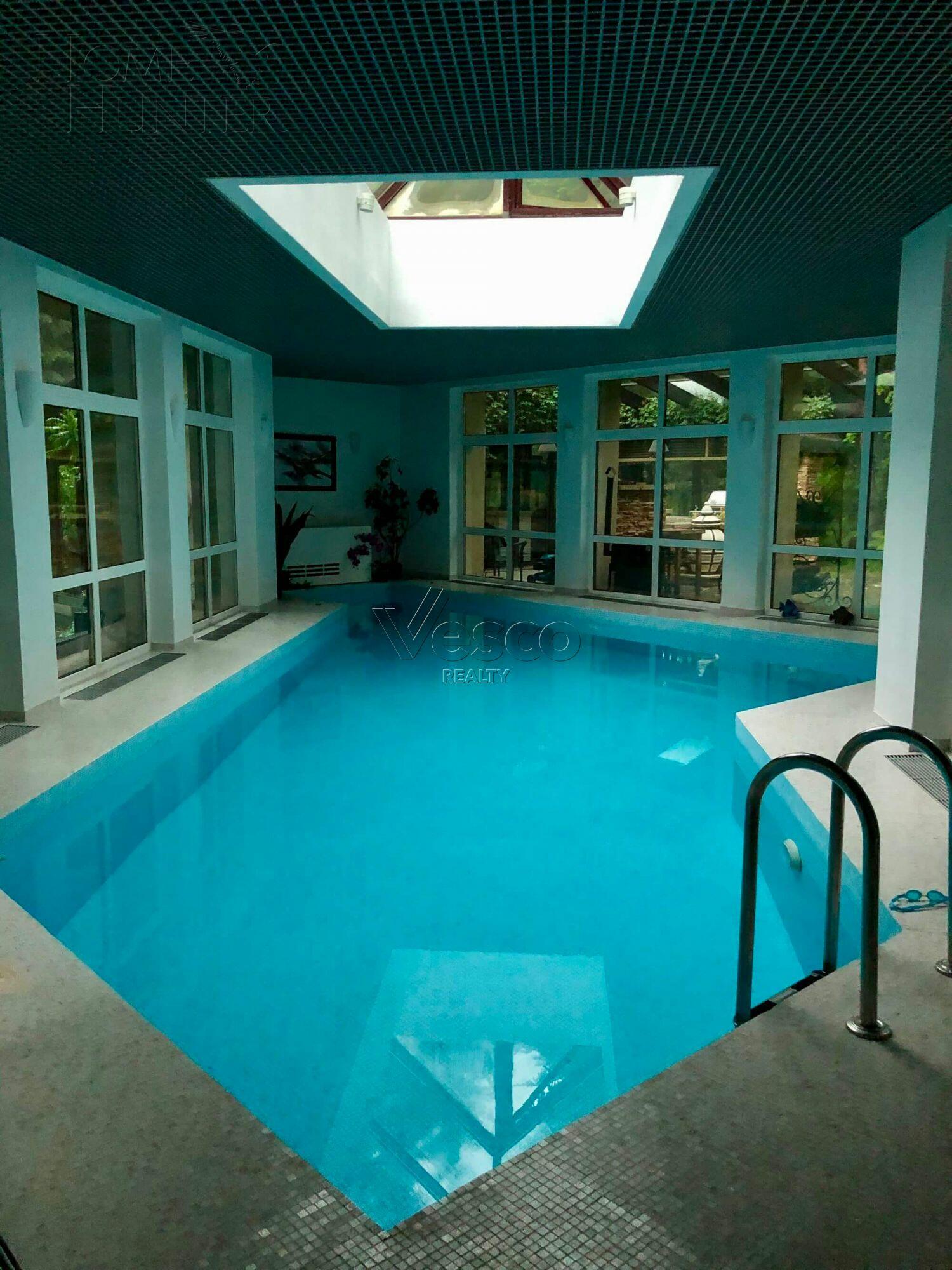 2-этажный коттедж 400 м² с отделкой