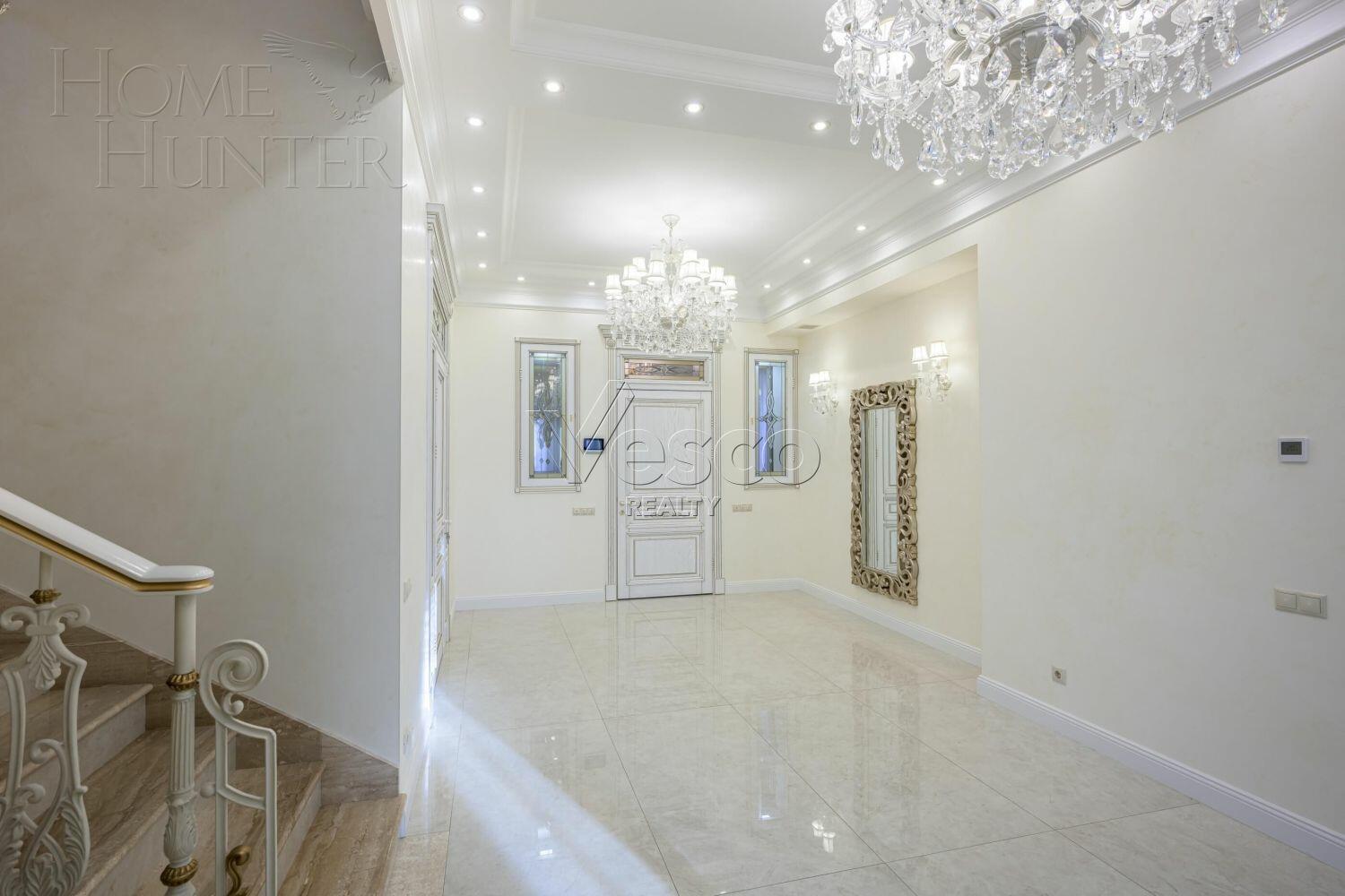 2-этажный коттедж 740 м² с отделкой