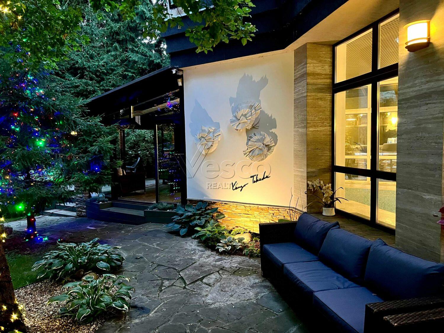 2-этажный коттедж 400 м² с отделкой