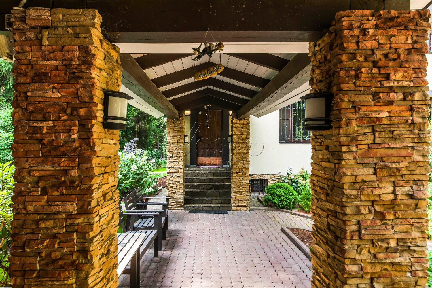 2-этажный коттедж 400 м² с отделкой