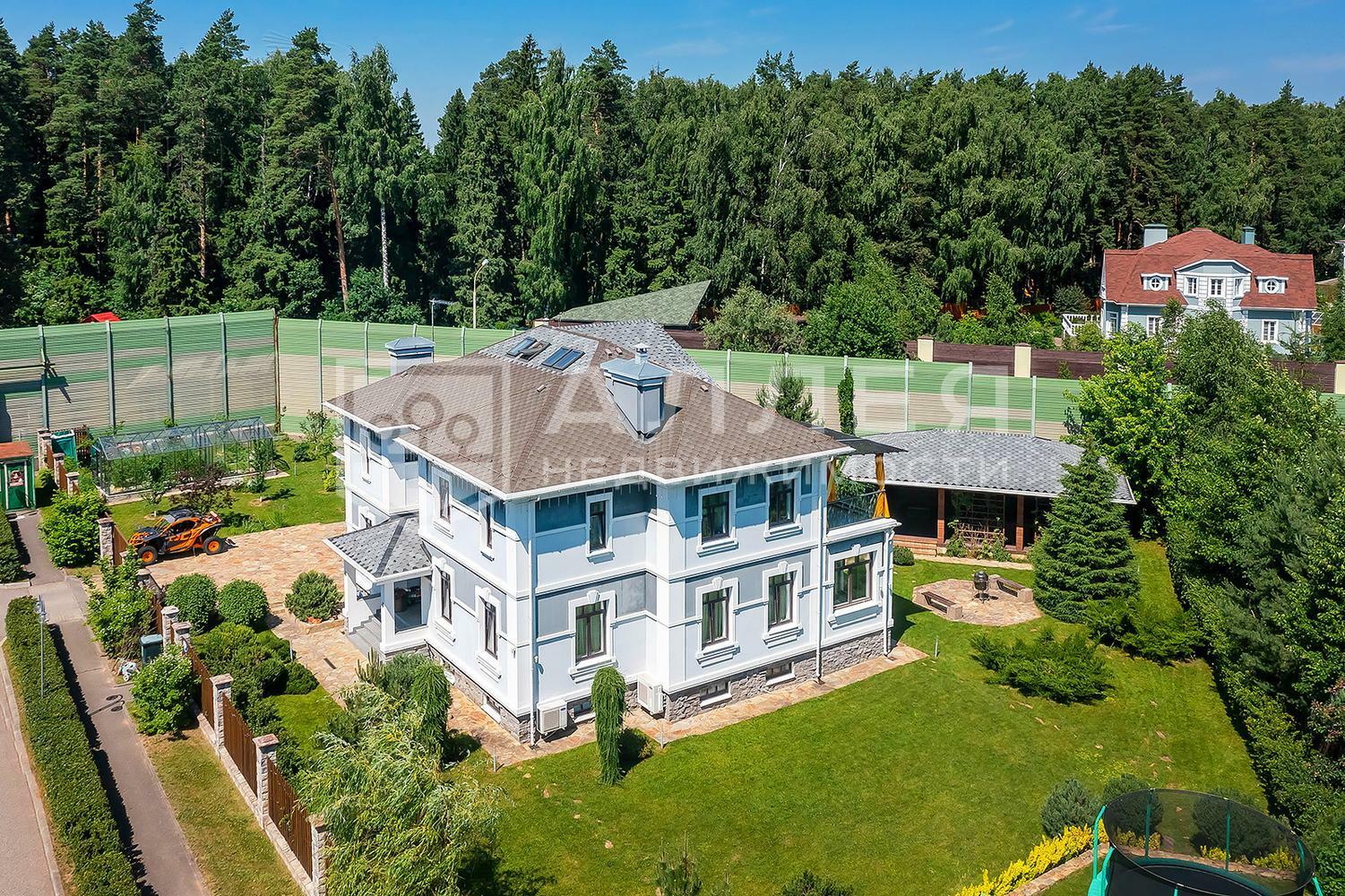 2-этажный коттедж 680 м² с отделкой