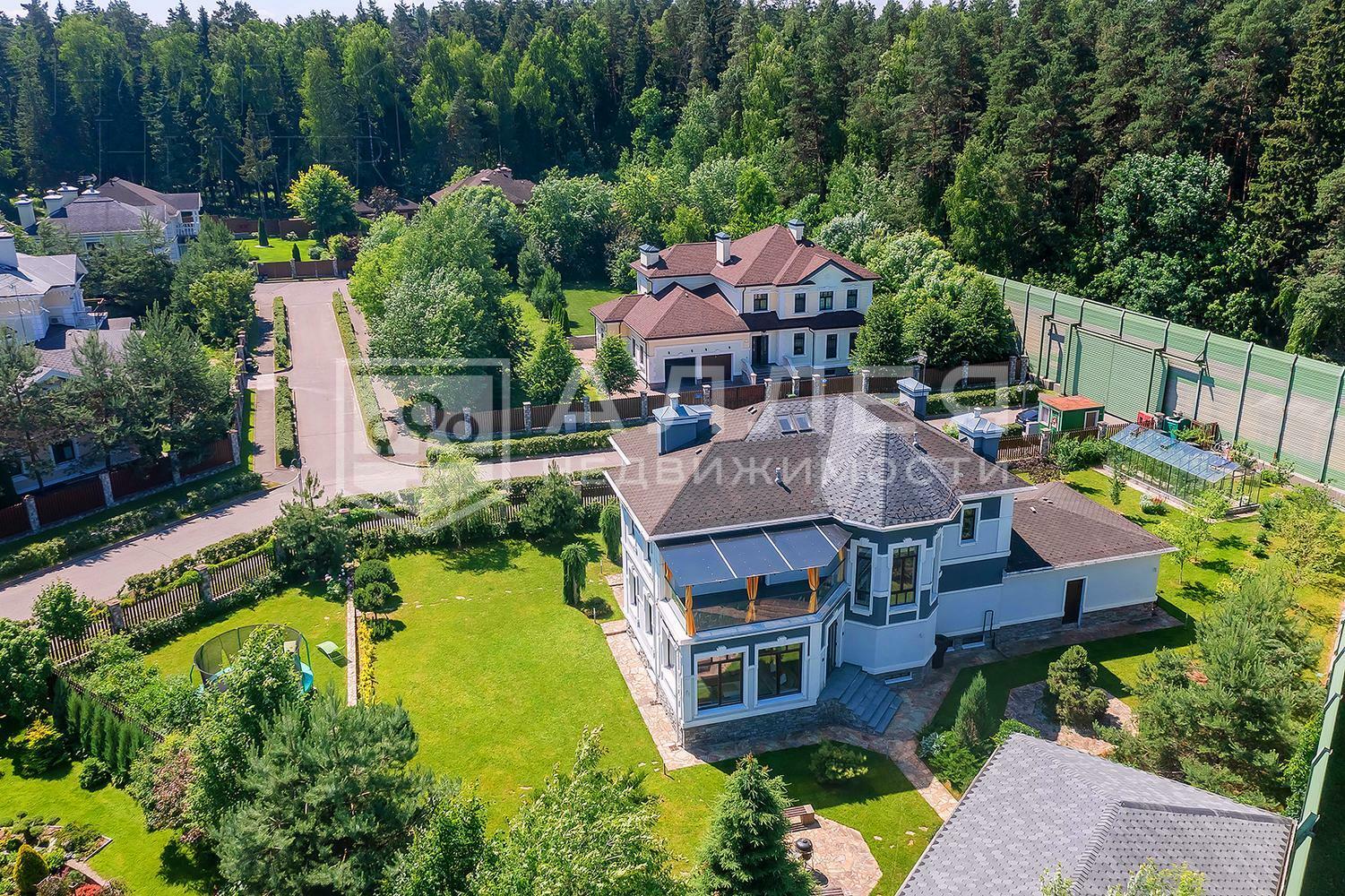 2-этажный коттедж 680 м² с отделкой