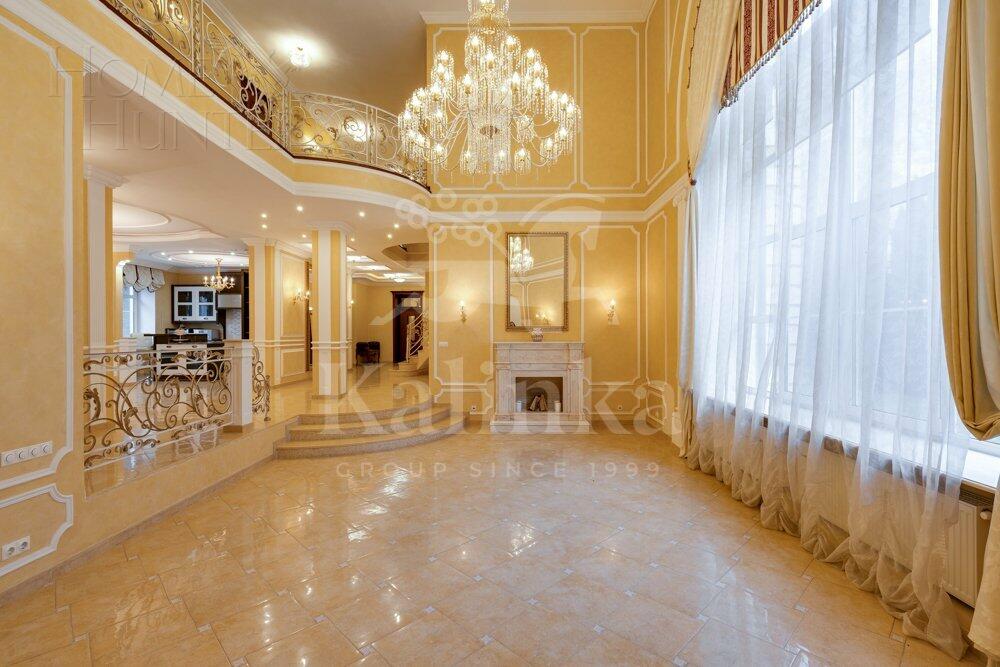 3-этажный коттедж 700 м² с отделкой