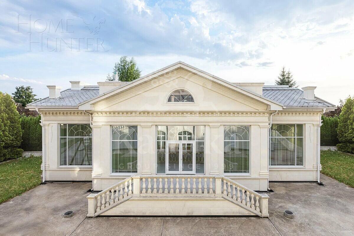 3-этажный коттедж 1 532 м² без отделки