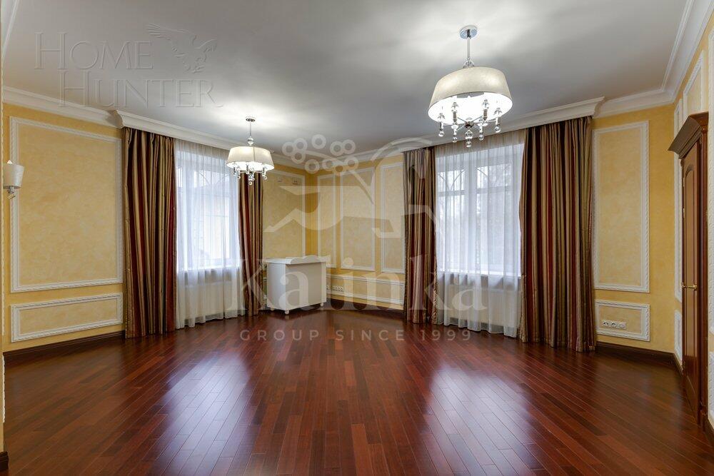 3-этажный коттедж 700 м² с отделкой