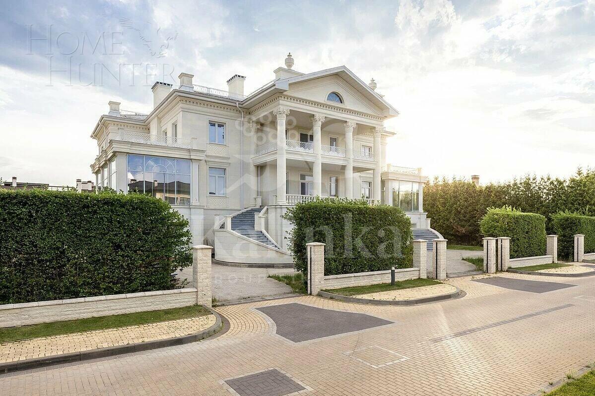 3-этажный коттедж 1 532 м² без отделки