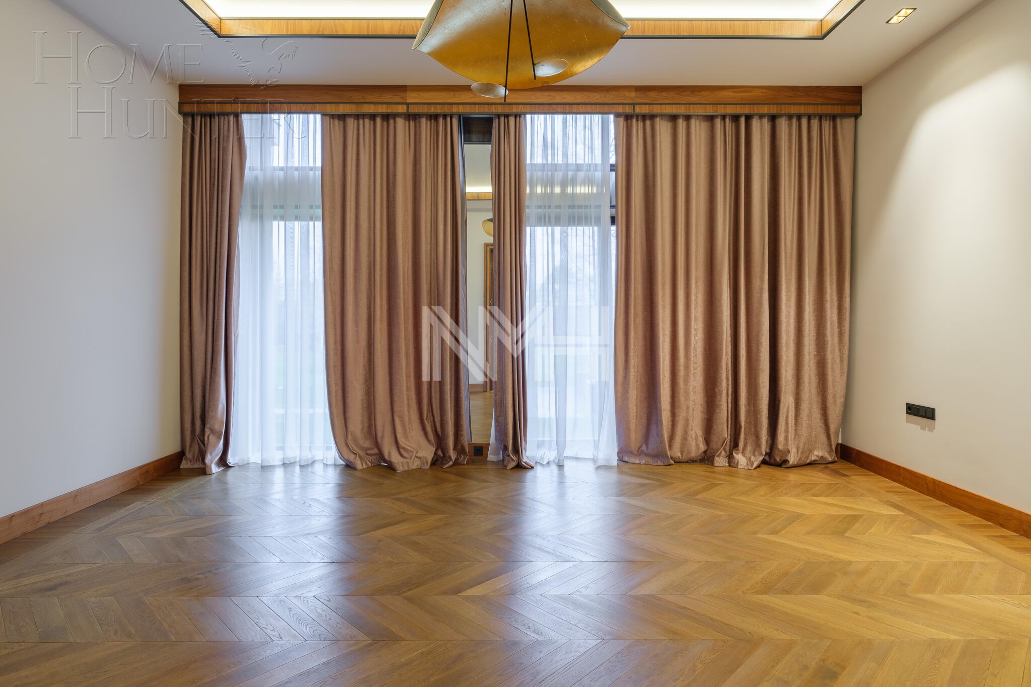2-этажный коттедж 989.7 м² с отделкой