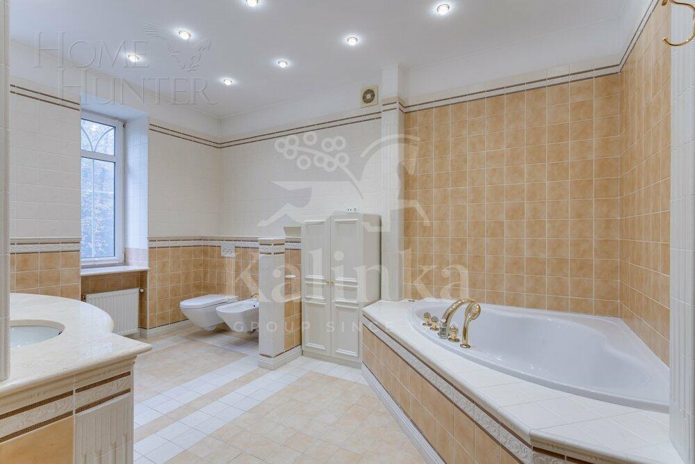 3-этажный коттедж 700 м² с отделкой