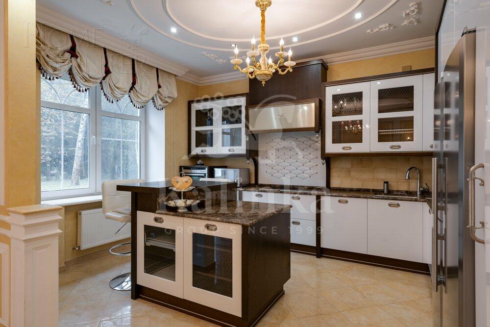 3-этажный коттедж 700 м² с отделкой