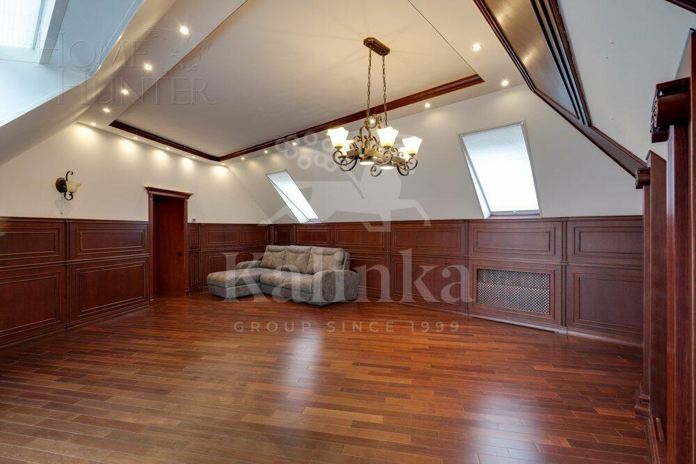 3-этажный коттедж 700 м² с отделкой