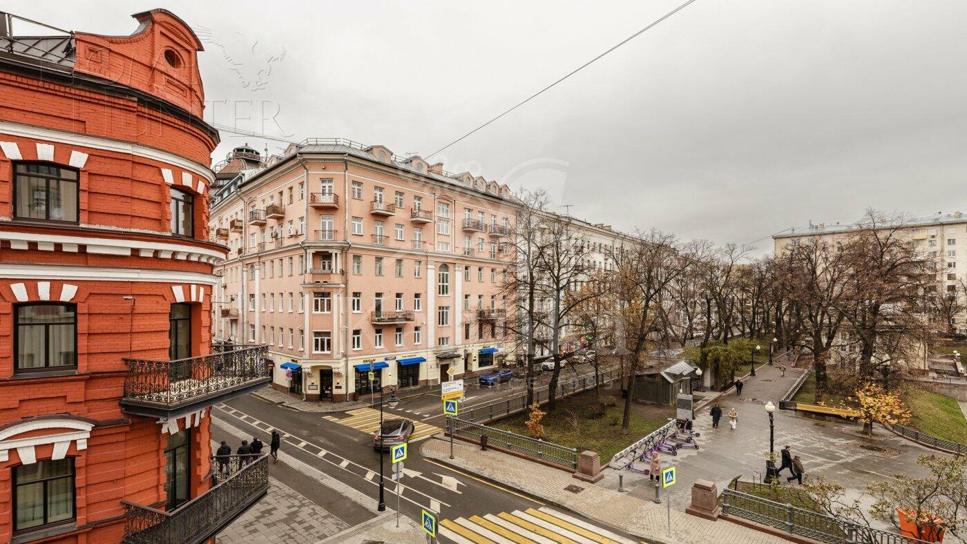 30-КОМН. КВАРТИРА С ОТДЕЛКОЙ 100.8 М² НА 3 ЭТАЖЕ