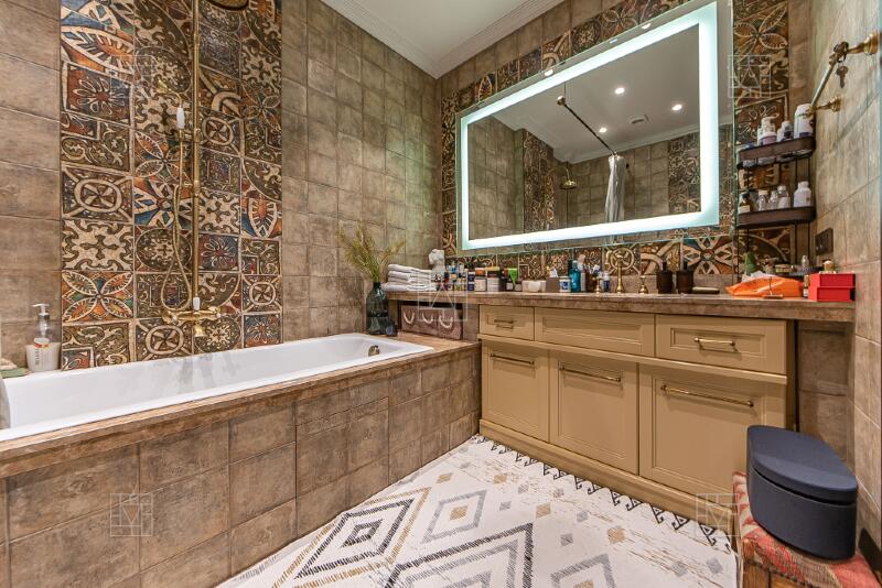 4-КОМН. КВАРТИРА С ОТДЕЛКОЙ 137 М² НА 4 ЭТАЖЕ