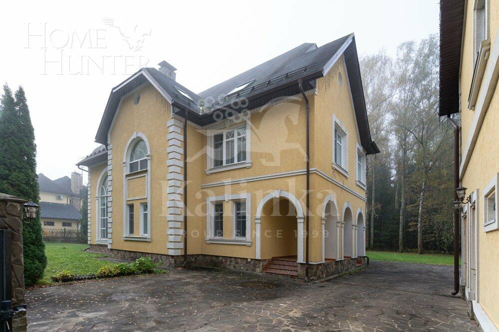3-этажный коттедж 700 м² с отделкой