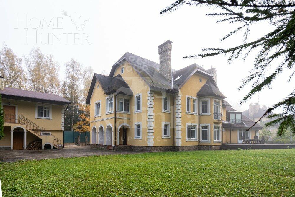 3-этажный коттедж 700 м² с отделкой