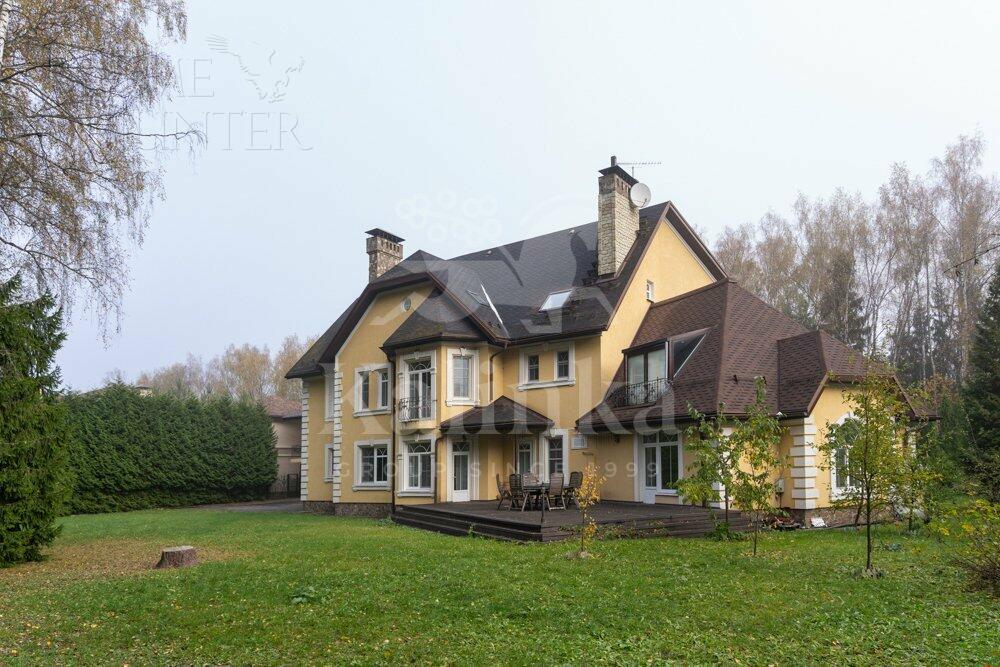 3-этажный коттедж 700 м² с отделкой