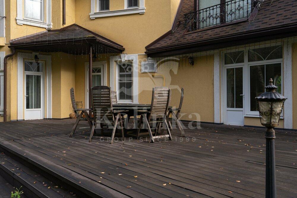 3-этажный коттедж 700 м² с отделкой