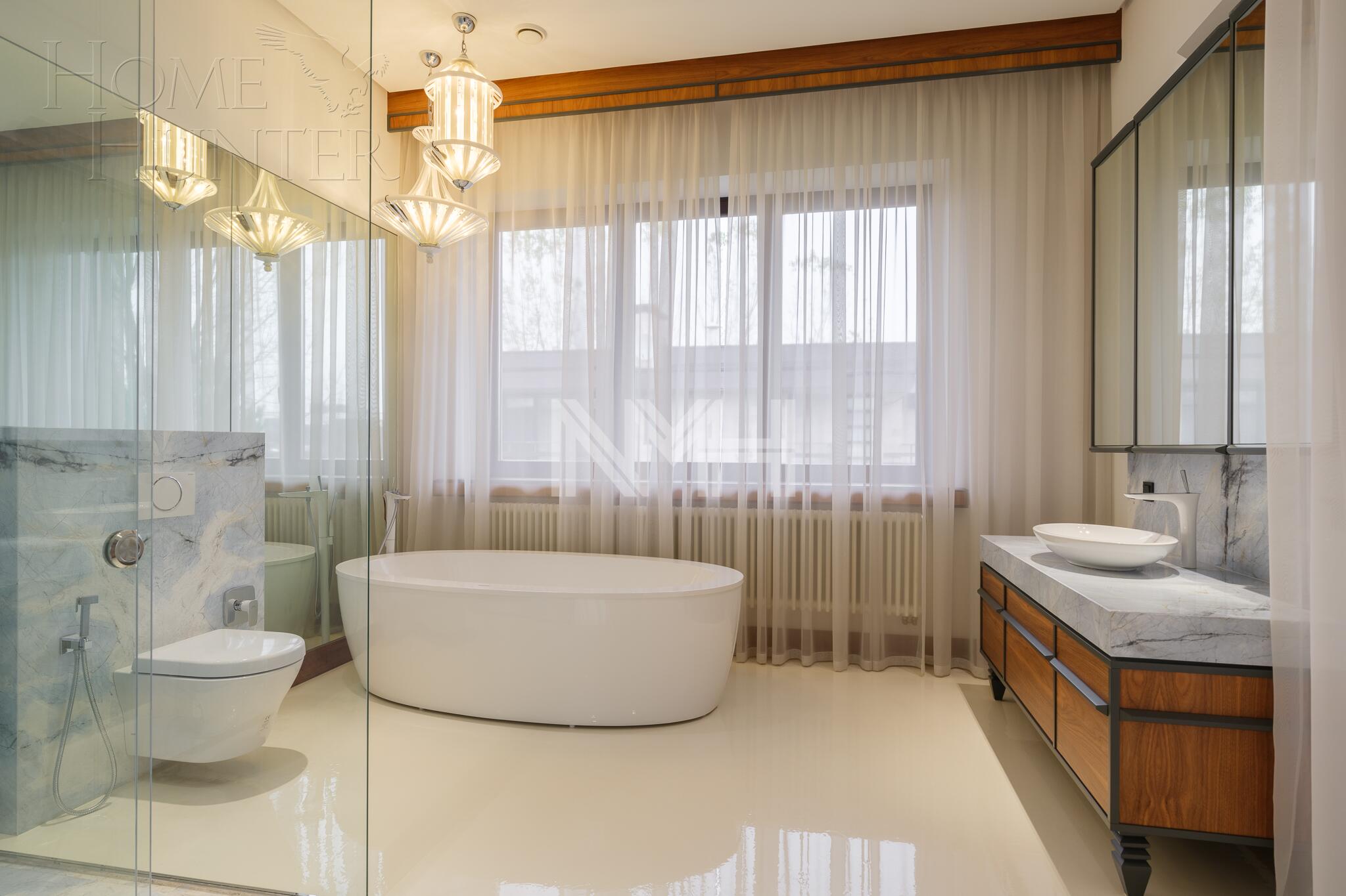 2-этажный коттедж 989.7 м² с отделкой