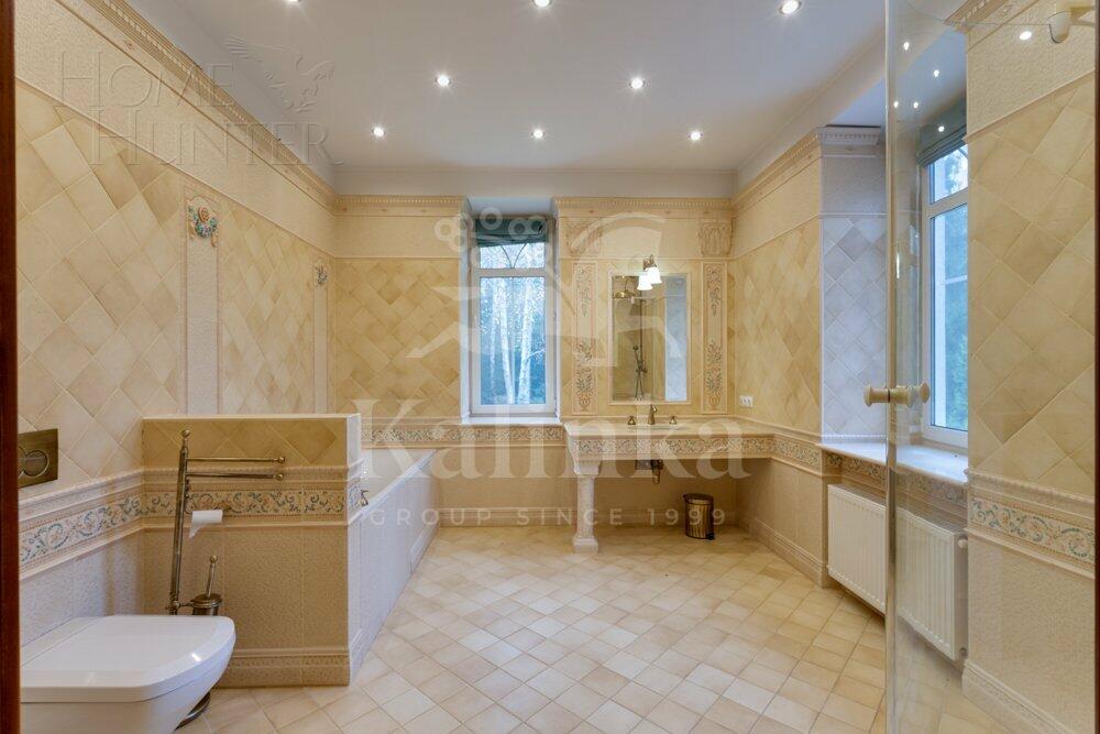 3-этажный коттедж 700 м² с отделкой