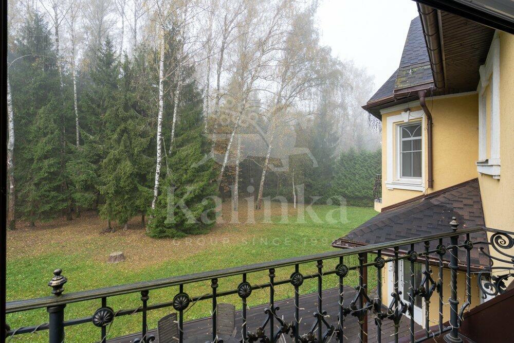 3-этажный коттедж 700 м² с отделкой