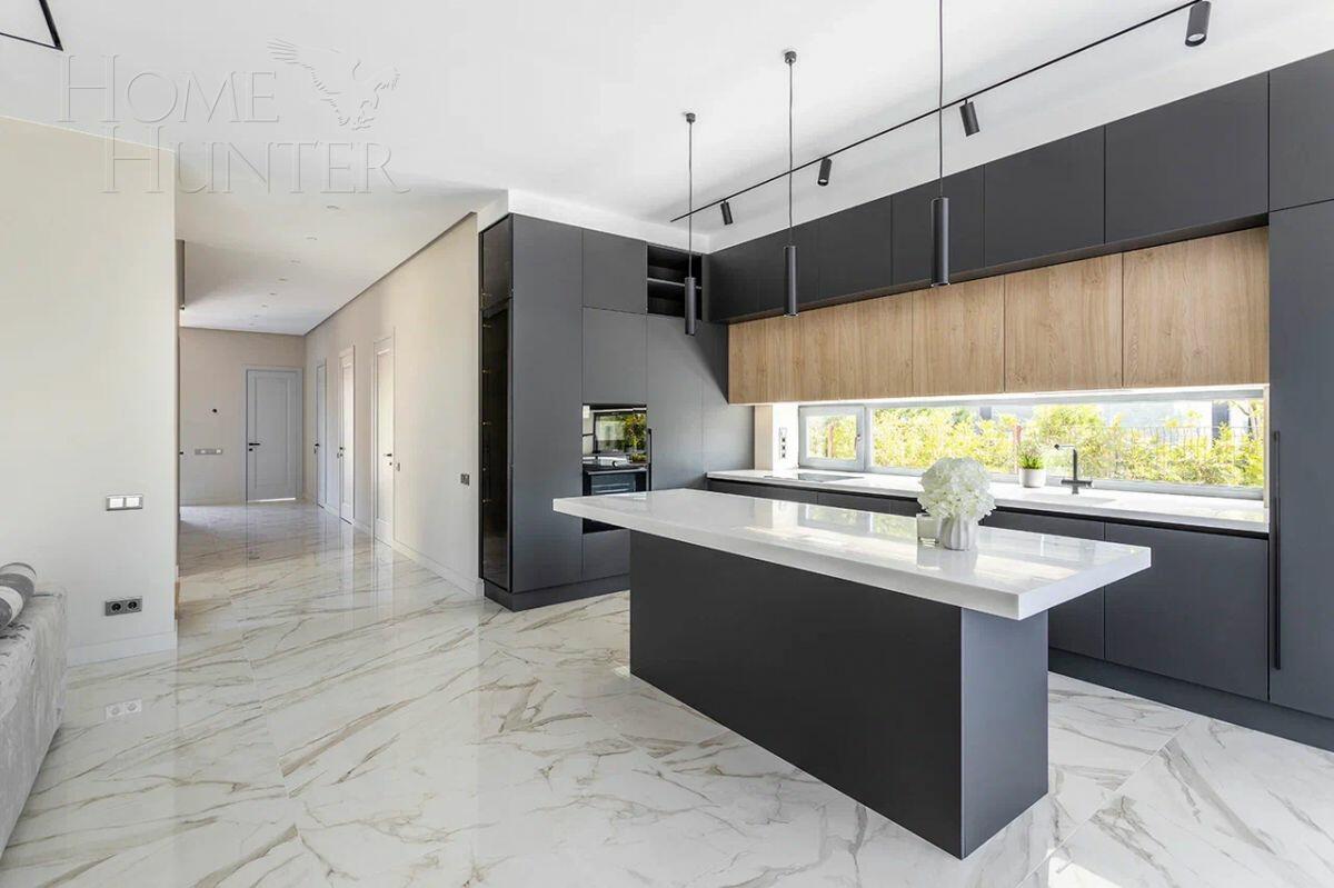 2-этажный коттедж 297 м² с отделкой