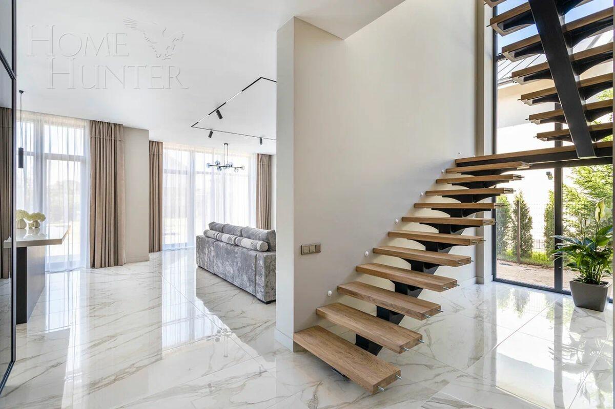 2-этажный коттедж 297 м² с отделкой