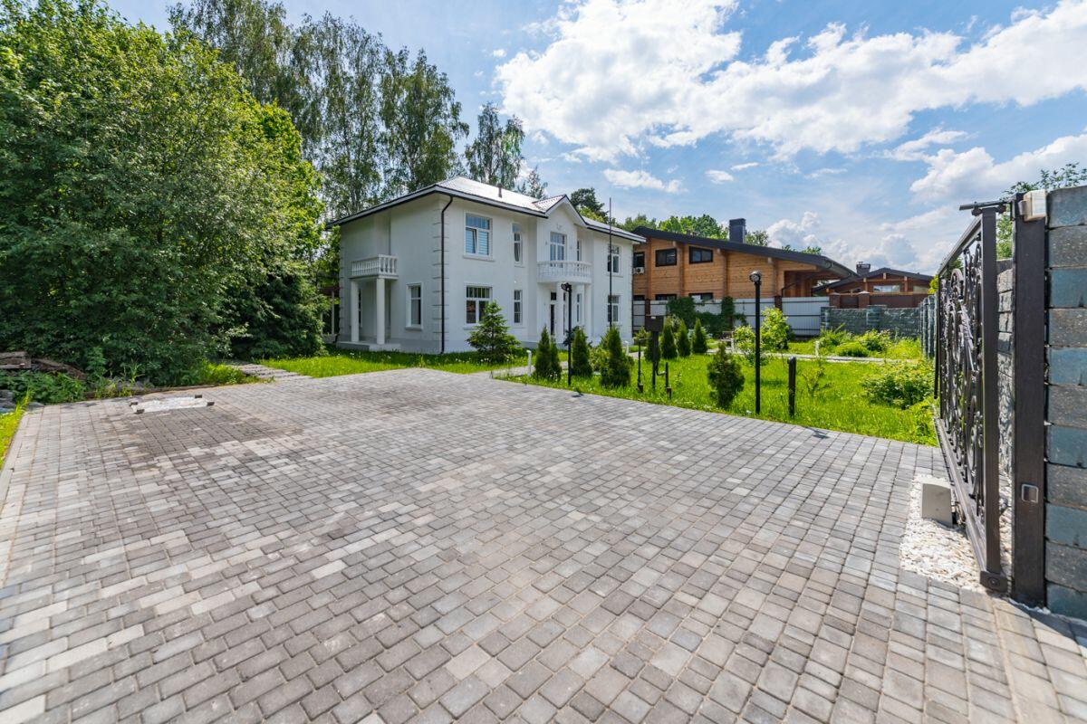 2-этажный коттедж 280 м² с отделкой