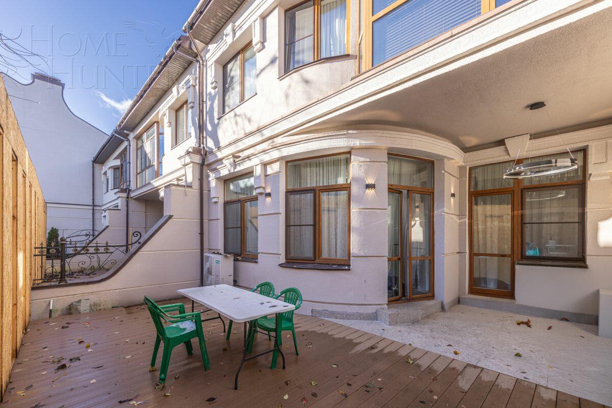 2-этажный таунхаус 271 м² с отделкой