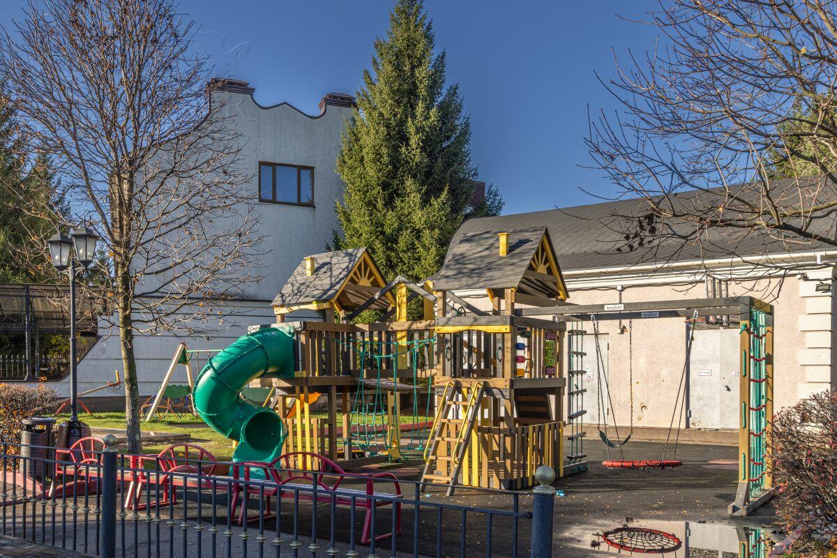 2-этажный таунхаус 271 м² с отделкой