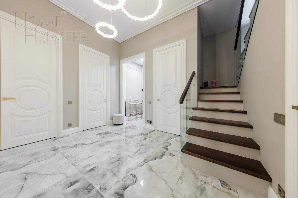 2-этажный таунхаус 271 м² с отделкой