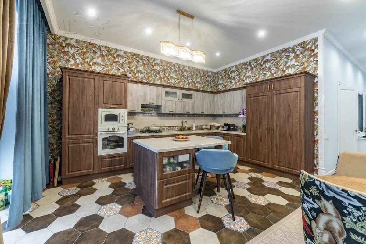 2-этажный коттедж 350 м² с отделкой