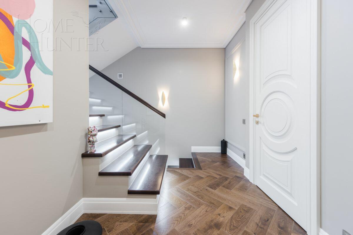 2-этажный таунхаус 271 м² с отделкой