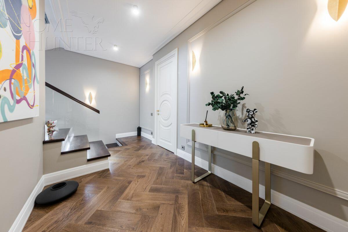 2-этажный таунхаус 271 м² с отделкой