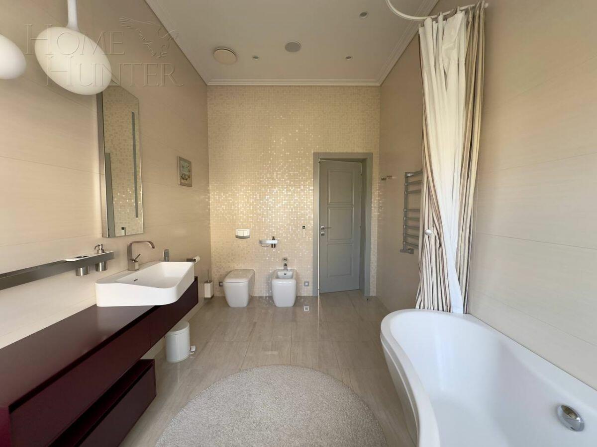 2-этажный коттедж 270 м² с отделкой