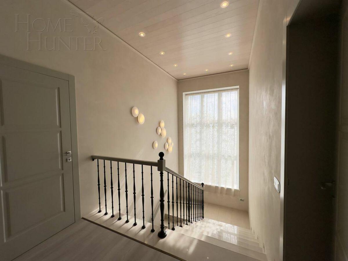 2-этажный коттедж 270 м² с отделкой