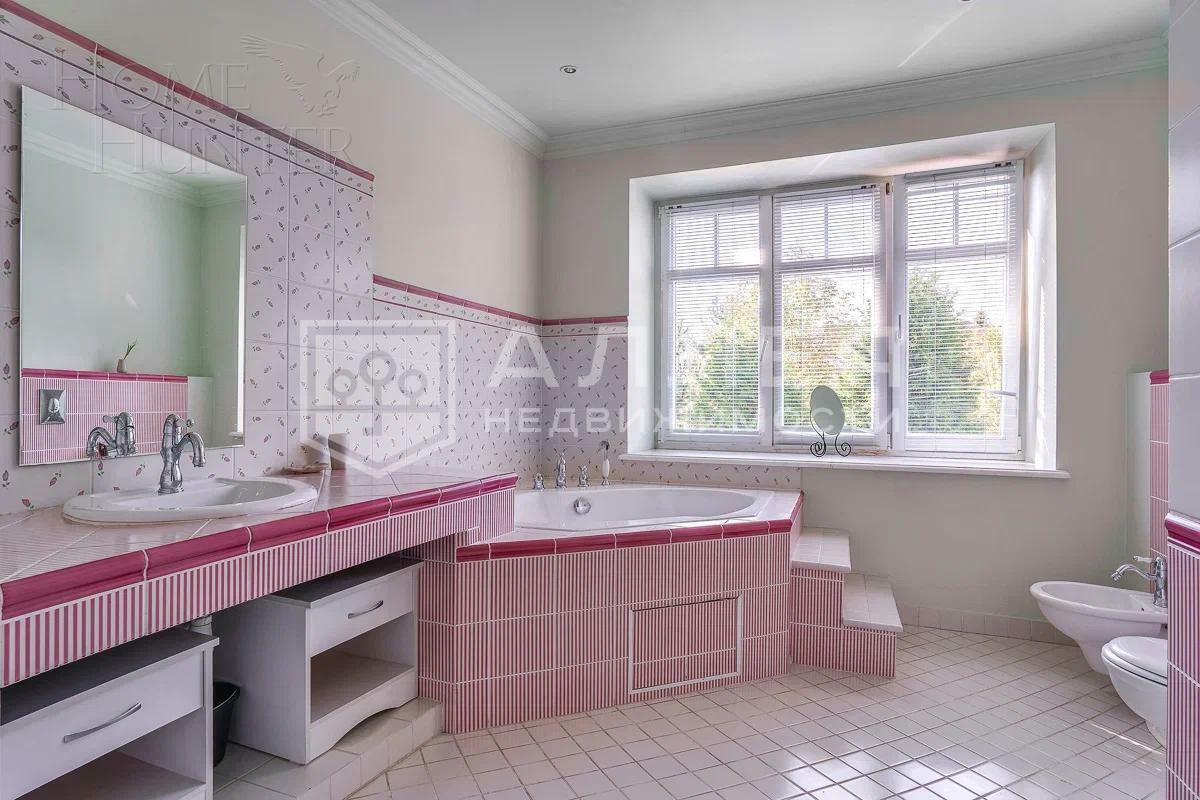 2-этажный коттедж 420 м² с отделкой