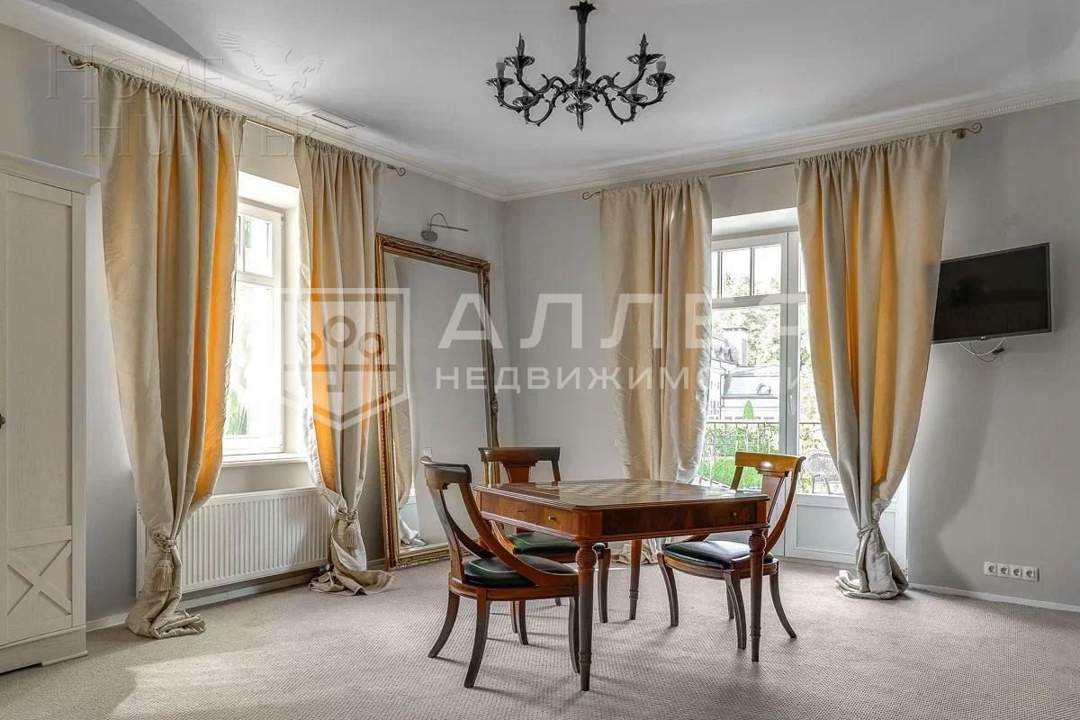 2-этажный коттедж 420 м² с отделкой