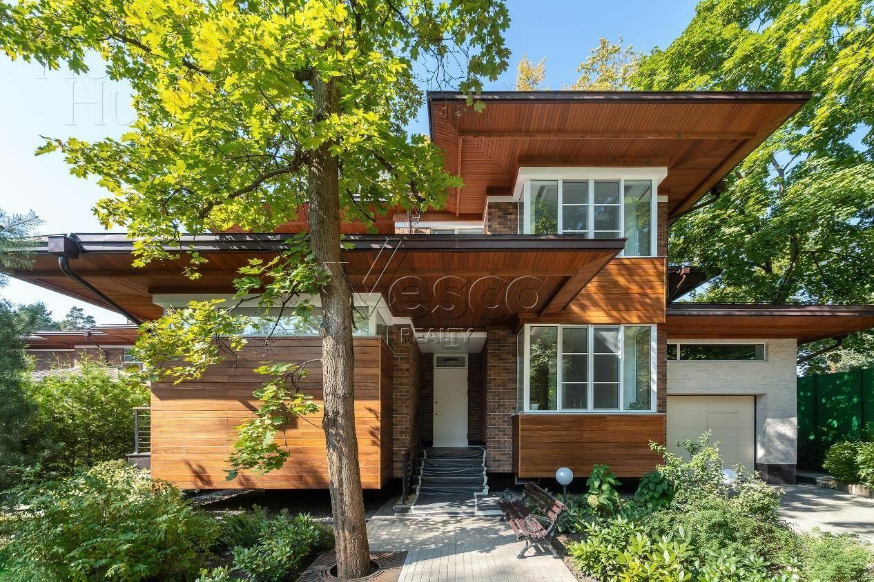 2-этажный коттедж 638 м² с отделкой