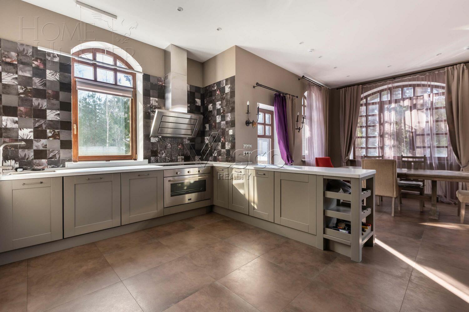 2-этажный коттедж 950 м² с отделкой