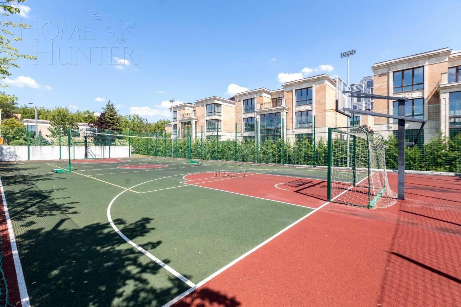 4-УРОВНЕВЫЙ ОСОБНЯК БЕЗ ОТДЕЛКИ 840 М² НА 1 ЭТАЖЕ