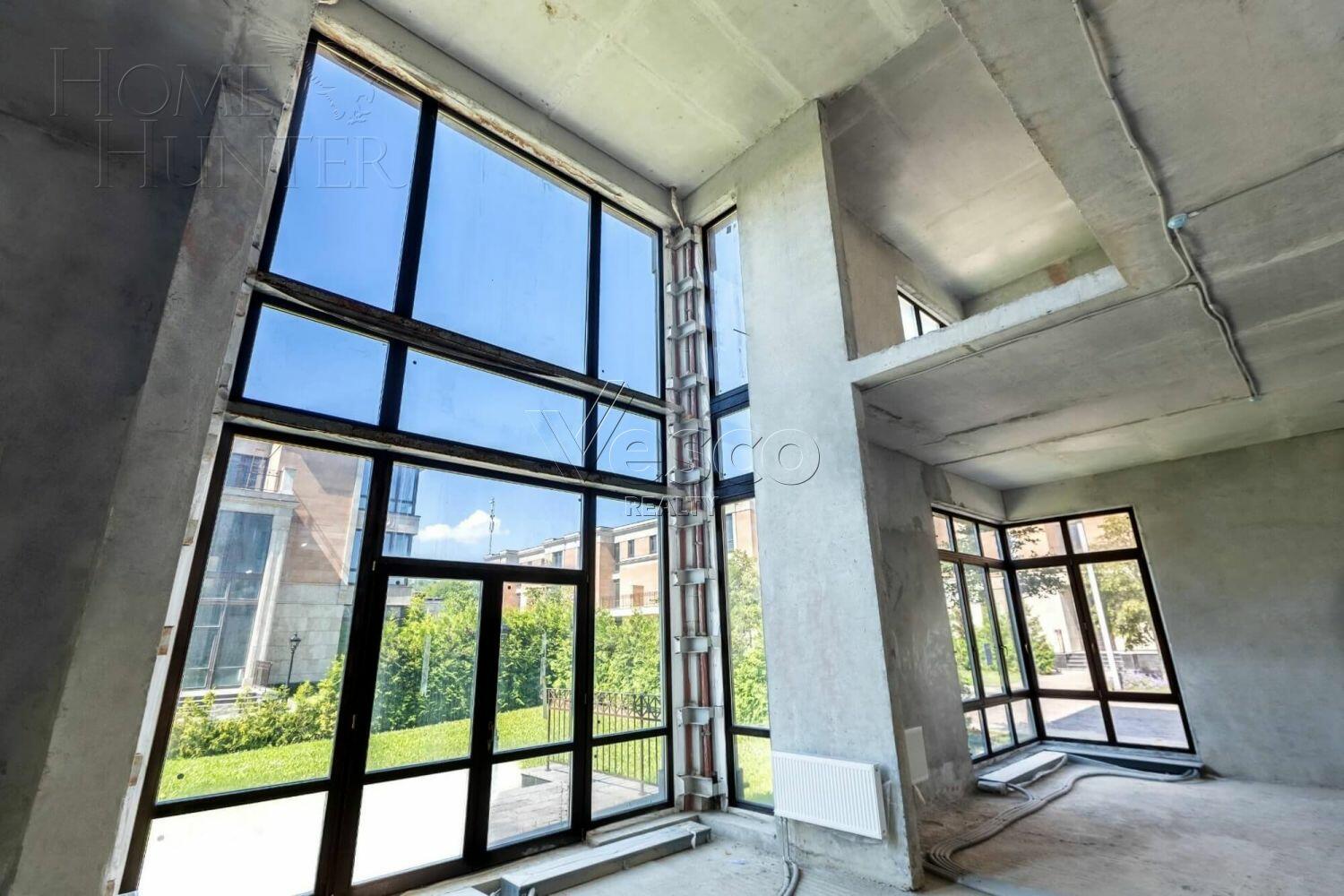 4-УРОВНЕВЫЙ ОСОБНЯК БЕЗ ОТДЕЛКИ 840 М² НА 1 ЭТАЖЕ