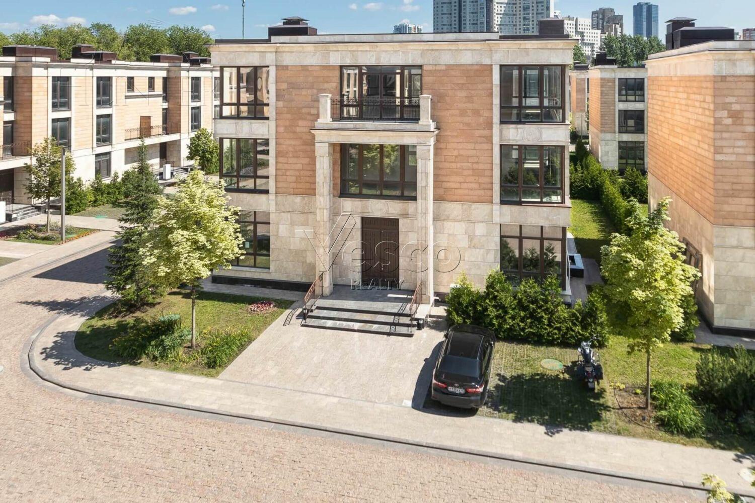 4-УРОВНЕВЫЙ ОСОБНЯК БЕЗ ОТДЕЛКИ 840 М² НА 1 ЭТАЖЕ