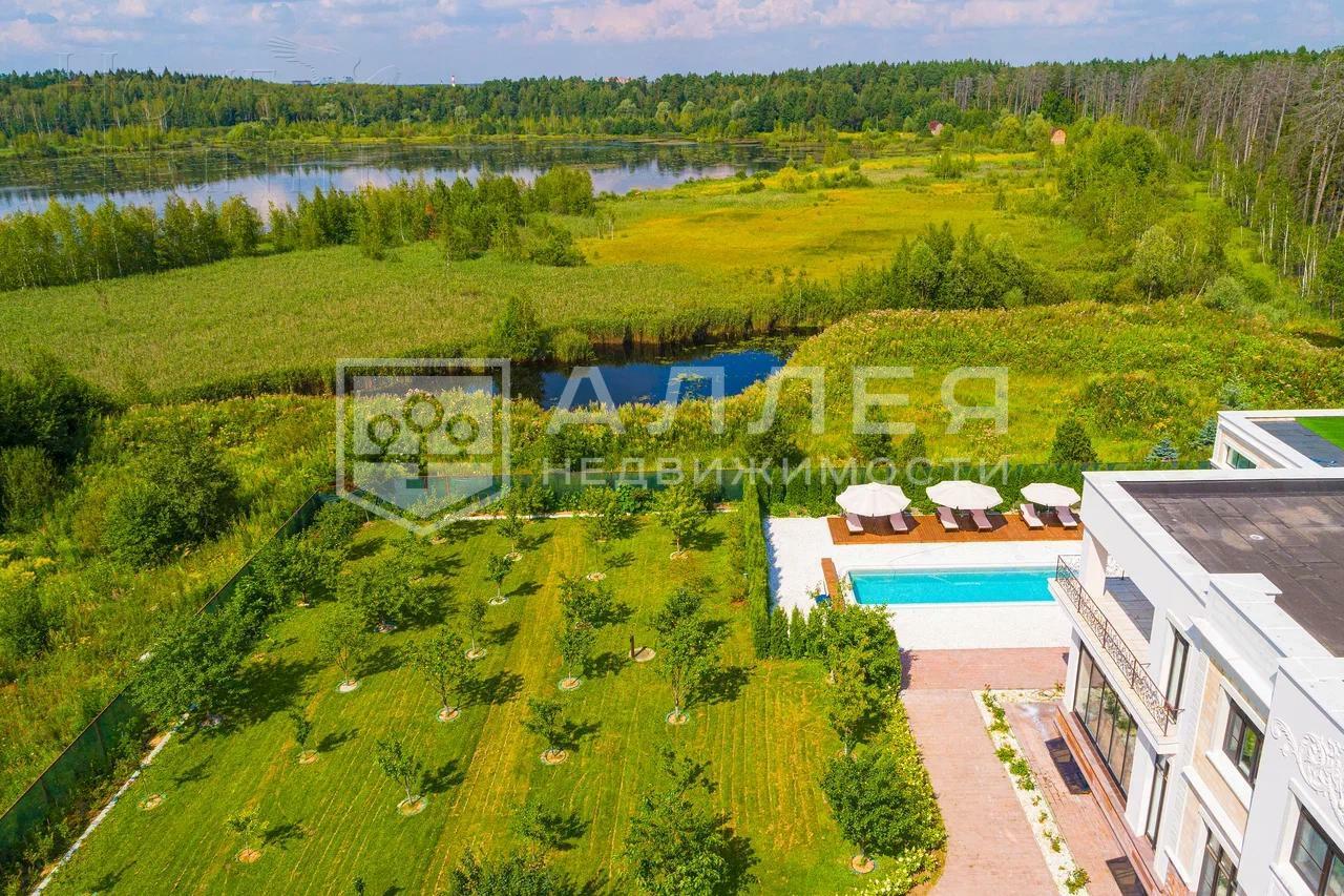 2-этажный коттедж 1 667 м² с отделкой