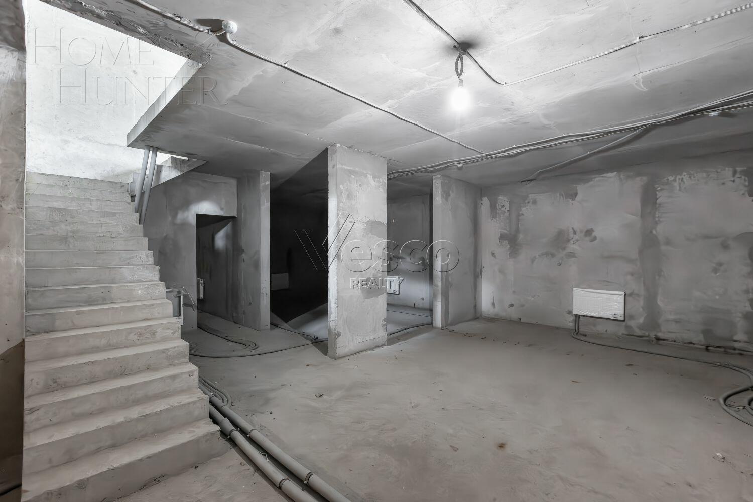 4-УРОВНЕВЫЙ ОСОБНЯК БЕЗ ОТДЕЛКИ 840 М² НА 1 ЭТАЖЕ