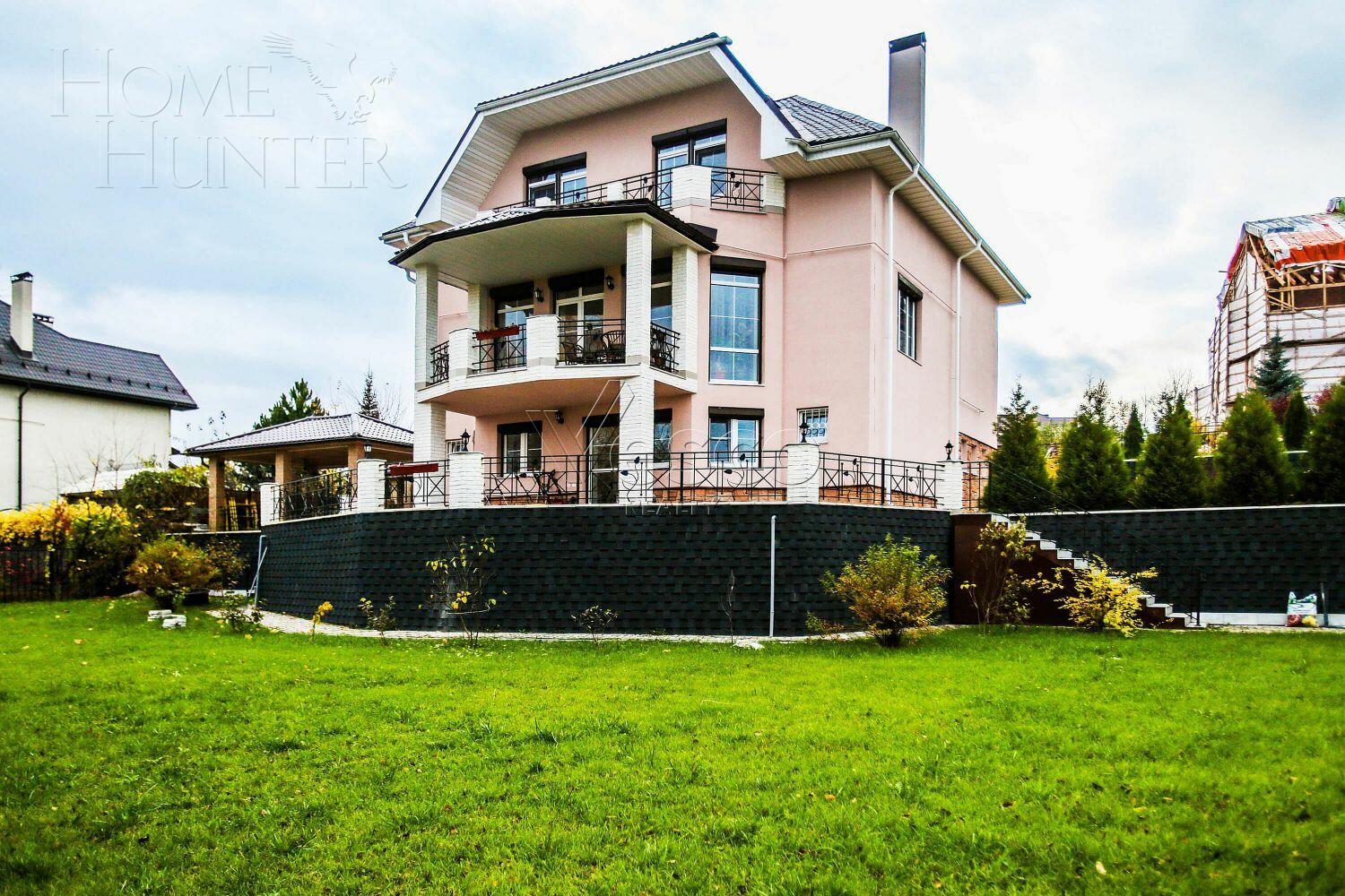 3-этажный коттедж 420 м² с отделкой